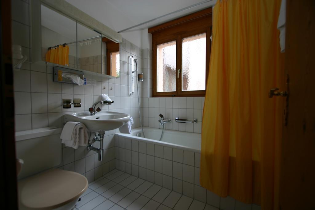 Hotel Poestli Maloja Chambre photo