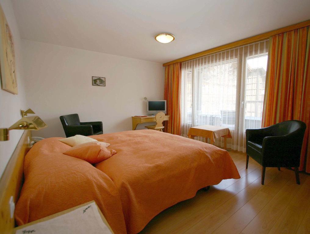 Hotel Poestli Maloja Chambre photo